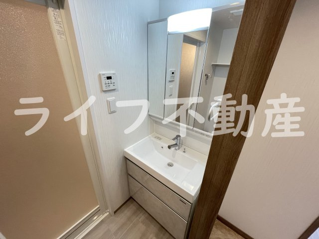 プレジオ荒本新町の独立洗面台