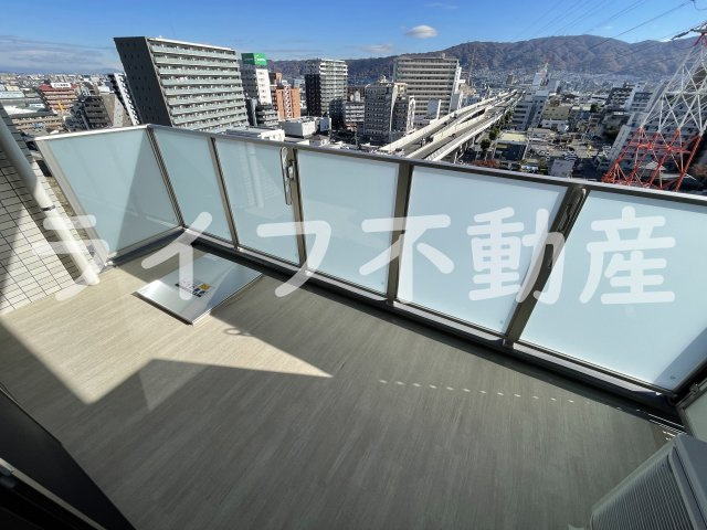 プレジオ荒本新町のバルコニー