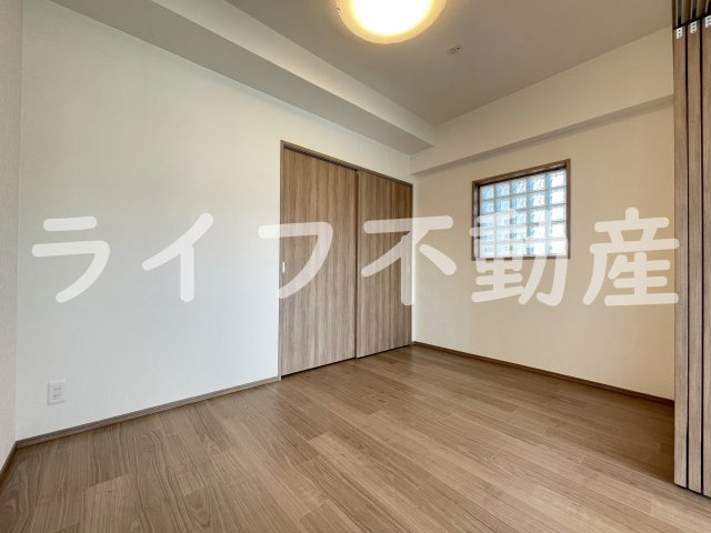 プレジオ荒本新町の洋室