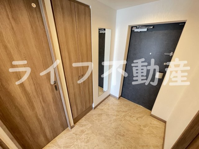 プレジオ荒本新町の玄関