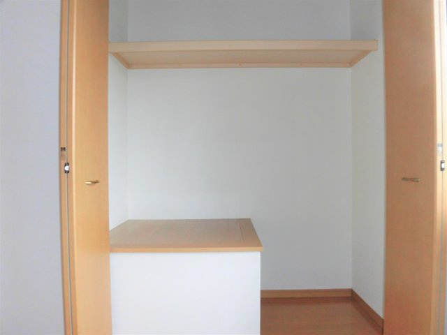 プラッサムコート羽衣Ｄ棟の収納