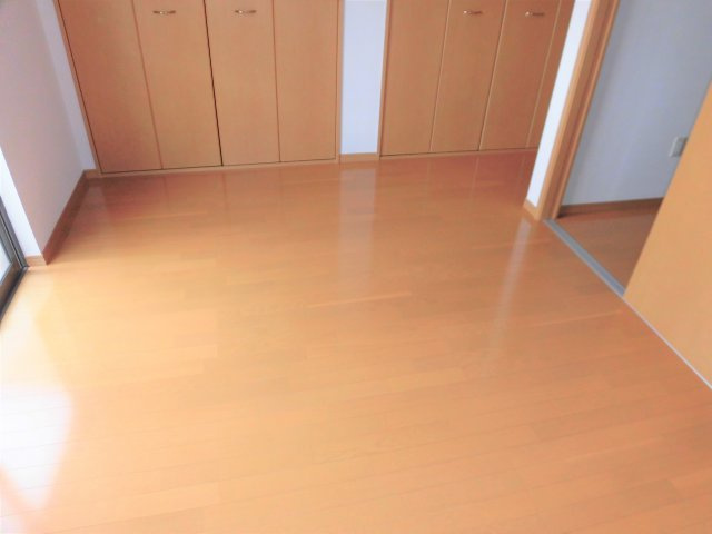 プラッサムコート羽衣Ｄ棟の洋室