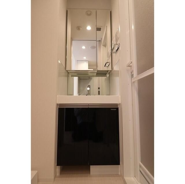 コンフォリア滝野川の洗面所