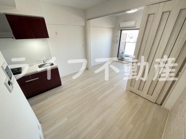 プレジオ布施EUROの居間・リビング|ゆったり過ごせるリビングです