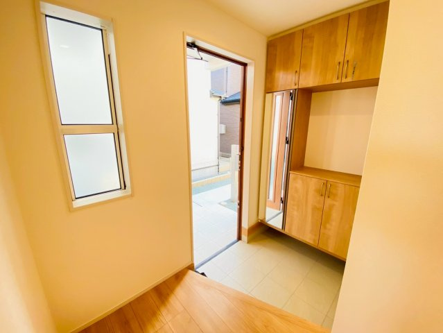 ブルーミングガーデン／北区鶴羽田１丁目／２号棟の玄関