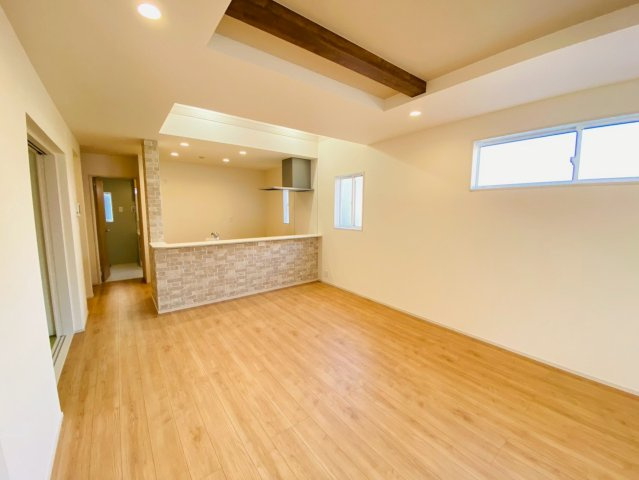 ブルーミングガーデン／北区鶴羽田１丁目／２号棟の居間・リビング