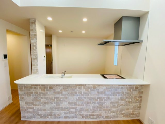 ブルーミングガーデン／北区鶴羽田１丁目／２号棟の居間・リビング