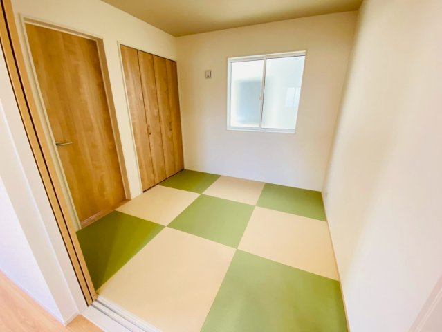 ブルーミングガーデン／北区鶴羽田１丁目／２号棟の和室