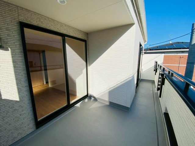 ブルーミングガーデン／北区鶴羽田１丁目／２号棟のバルコニー