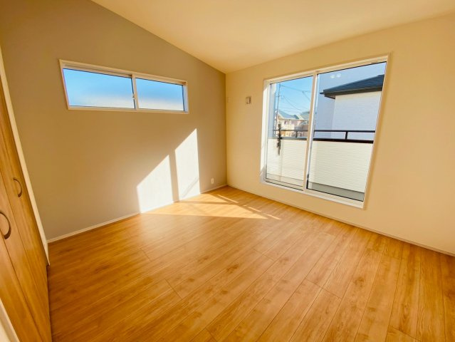 ブルーミングガーデン／北区鶴羽田１丁目／２号棟の洋室