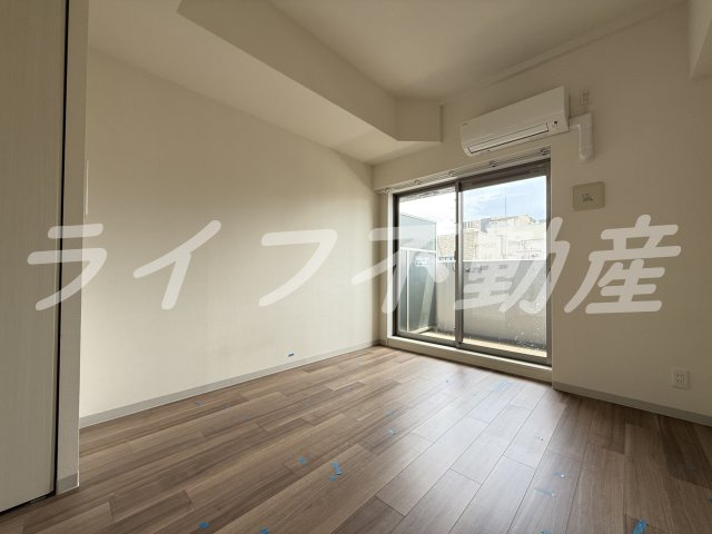 プレサンス玉造駅前　仲介手数料無料の居間・リビング|ゆったりとしたリビングです