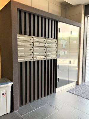 【その他共用部分】 | プランドール江戸堀 | 大切な荷物をお預かり！宅配BOXがあります！