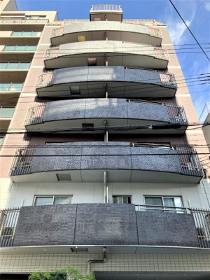 【外観】 | プランドール江戸堀 | バルコニーのアーチがオシャレな外観のマンションです♪