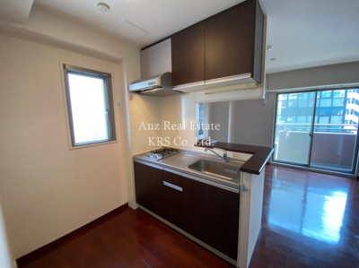 【キッチン】 | プランドール江戸堀 | 2口ガスキッチンで楽しくお料理♪ミニカウンターもあって便利♪