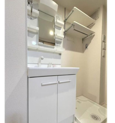 【独立洗面台】 | セレスティア西ヶ原 | 独立洗面化粧台が付いています