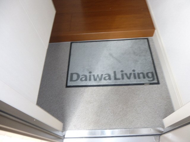 コン　プリオの玄関