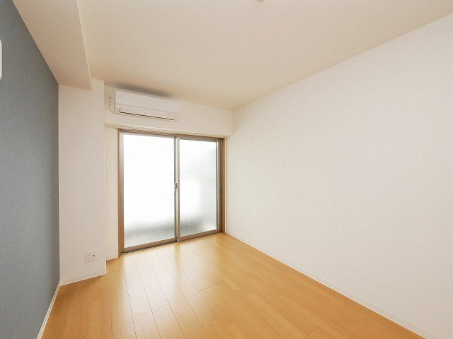 エフエルレジデンス心斎首府の居間・リビング