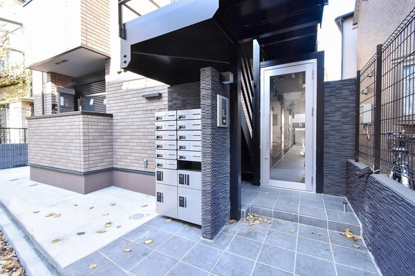 グランクオール梅屋敷のエントランス