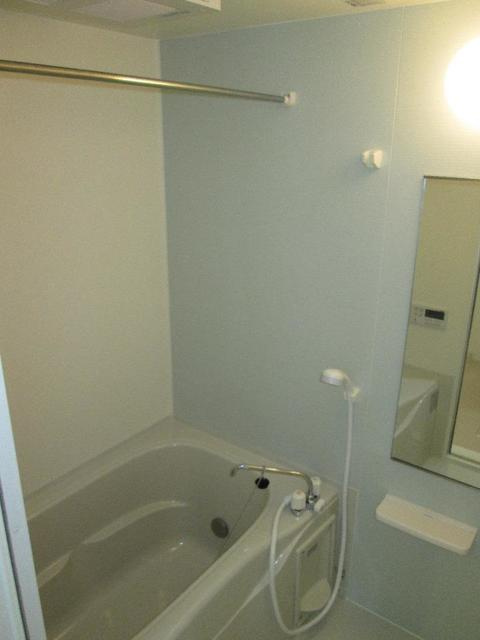 ウエスト　ノアαの浴室