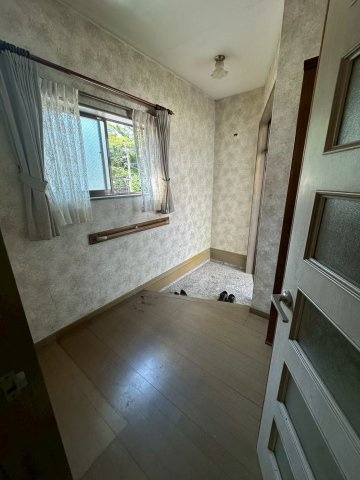 八千代町戸建の居間・リビング