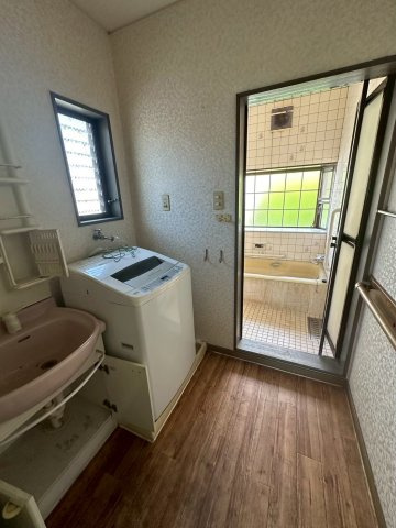 八千代町戸建の玄関