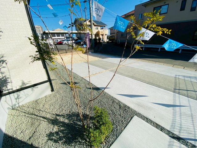 ブルーミングガーデン／北区鶴羽田１丁目／４号棟の外観