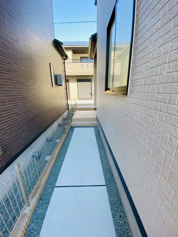 ブルーミングガーデン／北区鶴羽田１丁目／４号棟の外観