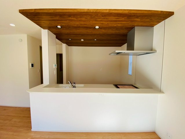 ブルーミングガーデン／北区鶴羽田１丁目／４号棟の居間・リビング