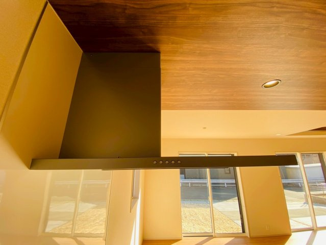 ブルーミングガーデン／北区鶴羽田１丁目／４号棟の居間・リビング