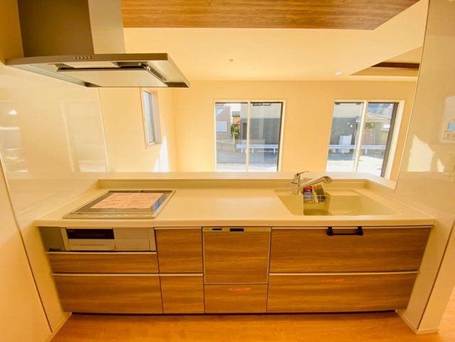 ブルーミングガーデン／北区鶴羽田１丁目／４号棟のキッチン