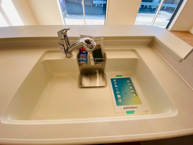 ブルーミングガーデン／北区鶴羽田１丁目／４号棟のキッチン