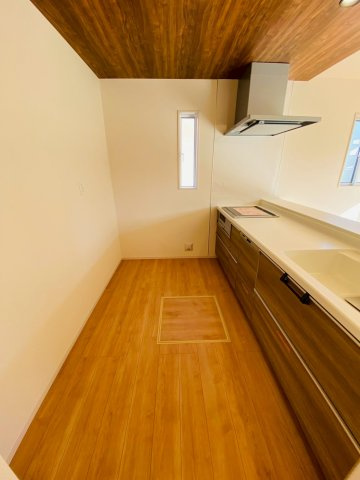 ブルーミングガーデン／北区鶴羽田１丁目／４号棟のキッチン