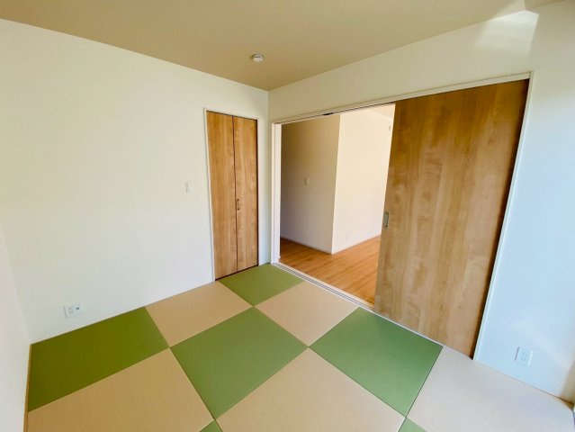 ブルーミングガーデン／北区鶴羽田１丁目／４号棟の和室