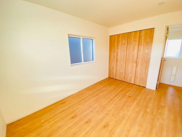 ブルーミングガーデン／北区鶴羽田１丁目／４号棟の洋室