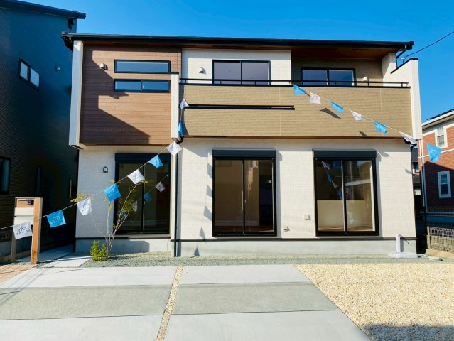 ブルーミングガーデン／北区鶴羽田１丁目／４号棟の外観