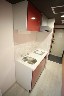 【キッチン】 | HR・FRONT・REGALドームウエスト | コンパクトなキッチンで掃除もラクラク