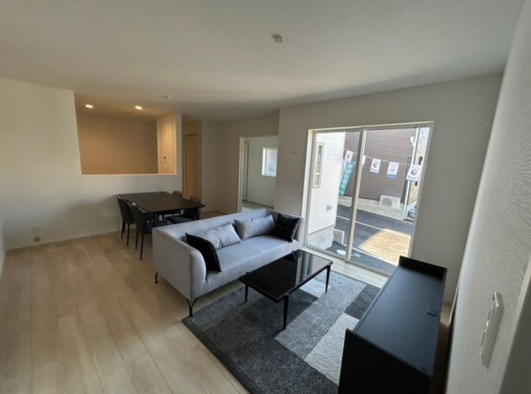 東大阪市布市町　新築戸建の玄関