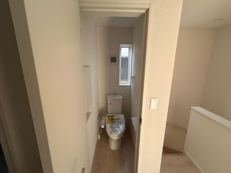 東大阪市布市町　新築戸建のトイレ