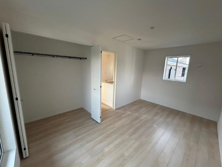 東大阪市布市町　新築戸建の洋室