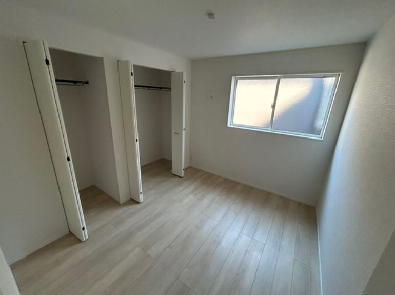 東大阪市布市町　新築戸建の洋室