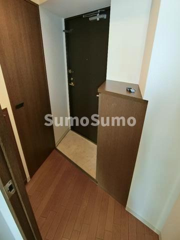 ドゥーエ学芸大学の玄関|収納もある玄関です