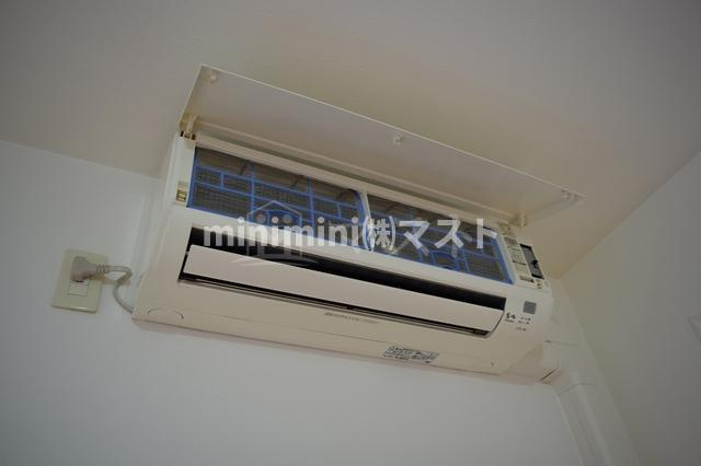 コンソラーレ桜川Ⅴの居間・リビング|広々とした室内です。