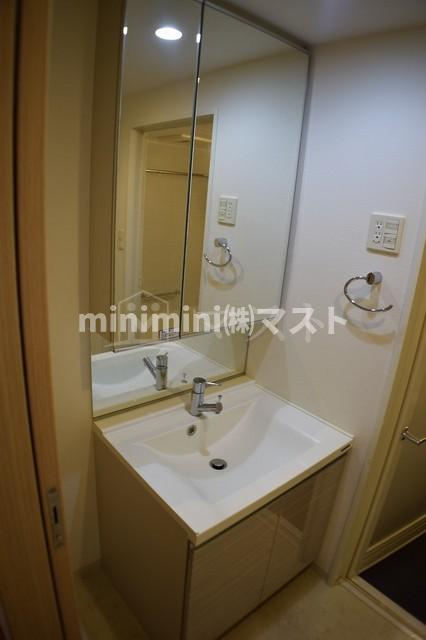 コンソラーレ桜川Ⅴの洗面所|シャンプードレッサー付