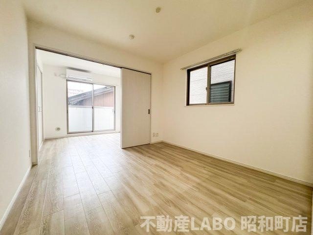 ソリティア鶴見橋の居間・リビング