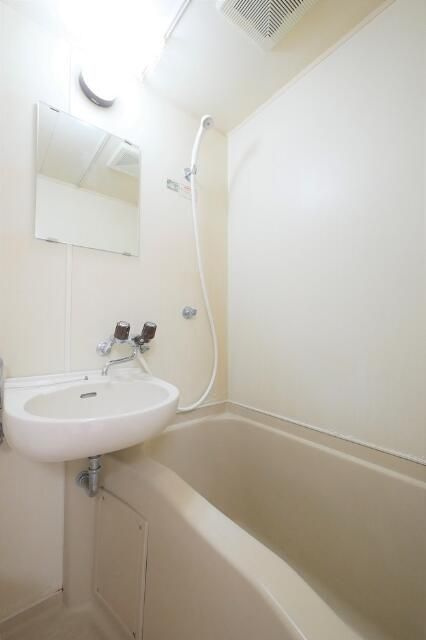 ビッグヴァンヒルズ弘明寺の浴室