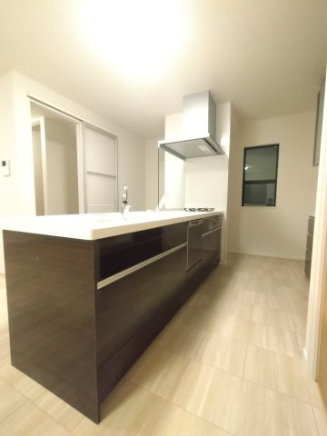 摂津市鳥飼野々三丁目戸建のキッチン