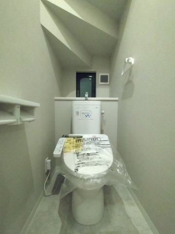 摂津市鳥飼野々三丁目戸建のトイレ