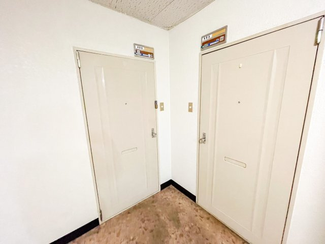 グランドハイツ加美東の玄関