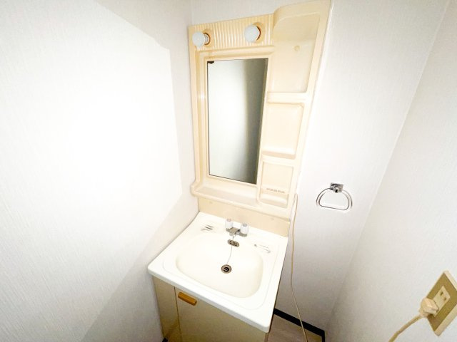 グランドハイツ加美東の洗面所