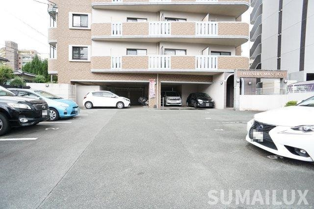 トウイナーズマンションの駐車場